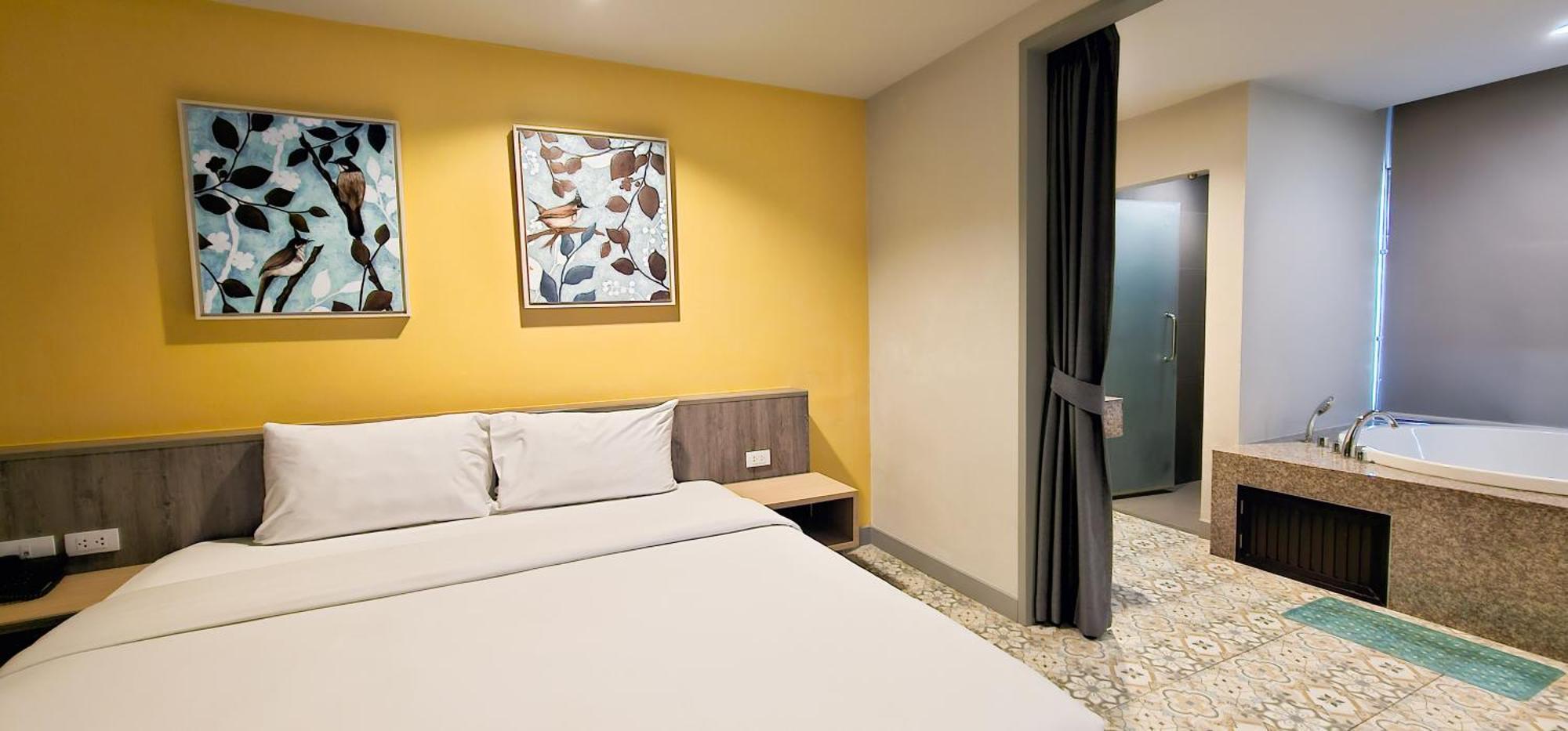 Recenta Suite Phuket Suanluang Екстер'єр фото