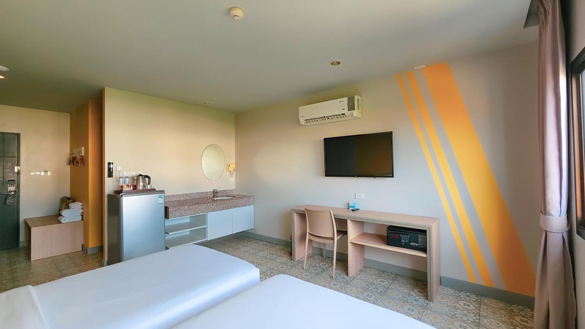 Recenta Suite Phuket Suanluang Екстер'єр фото