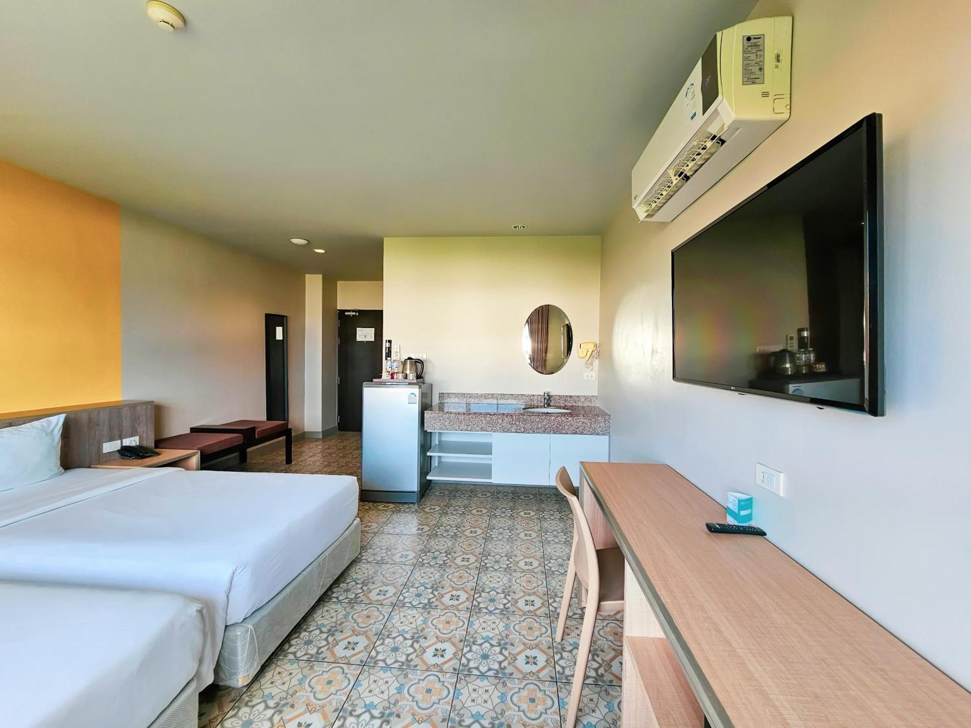 Recenta Suite Phuket Suanluang Екстер'єр фото