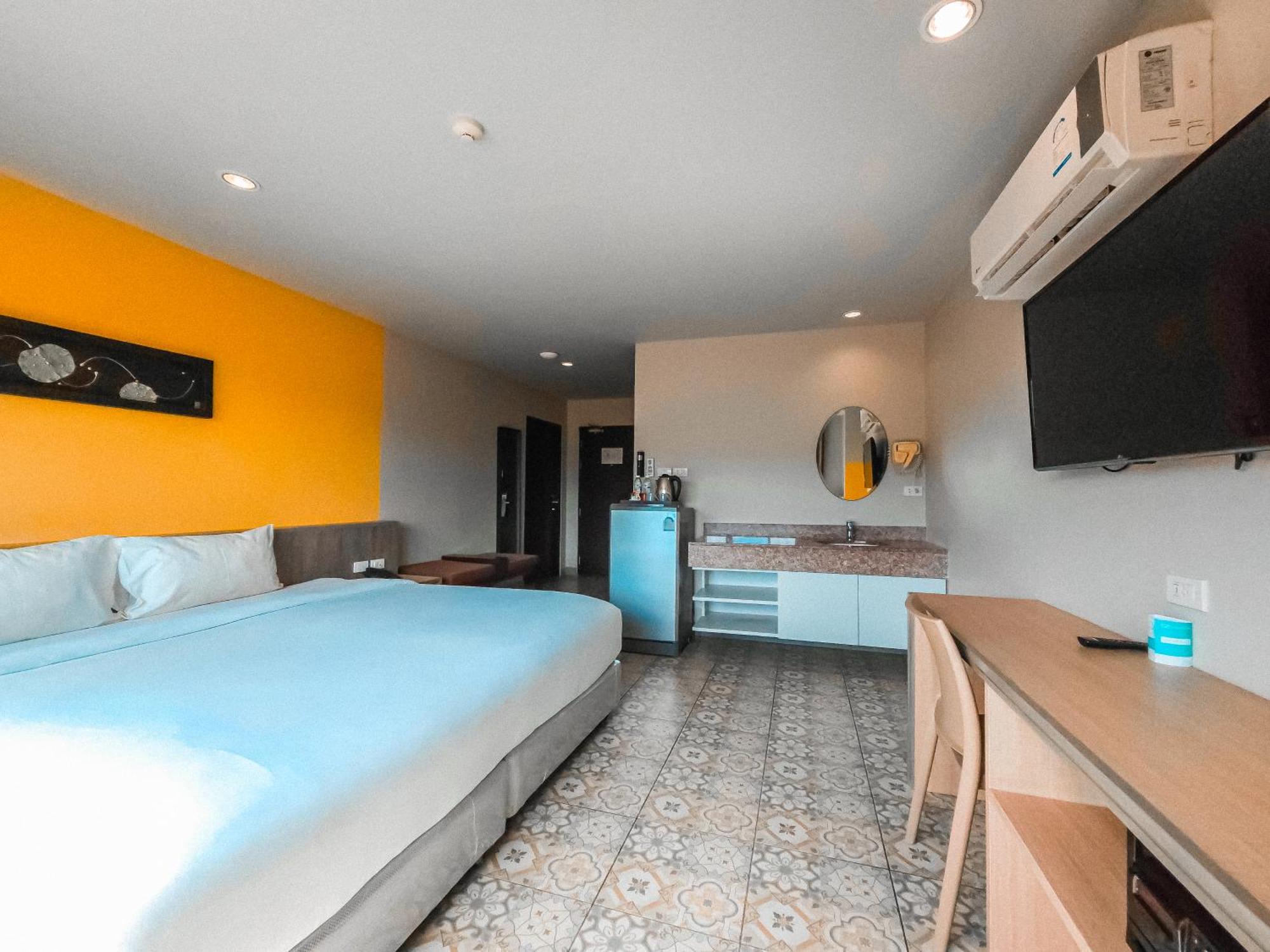 Recenta Suite Phuket Suanluang Екстер'єр фото