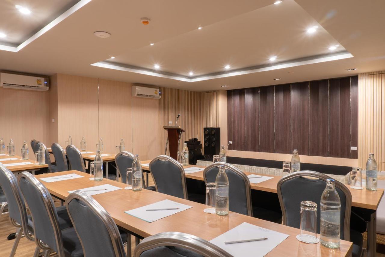 Recenta Suite Phuket Suanluang Екстер'єр фото